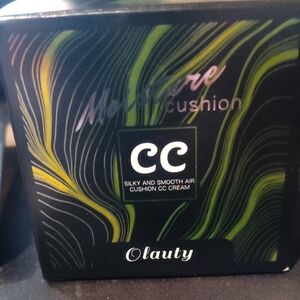 CC Cushion Silky Air CC Cream - Color - Natural, BNIB